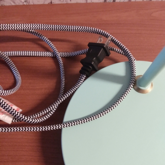 Desk lamp Sea Green and Gold with USB charger port - Picture 2 of 6